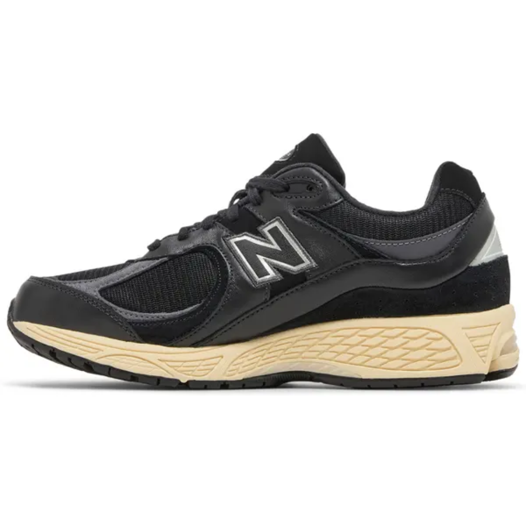 New Balance 2002r Vintage Black